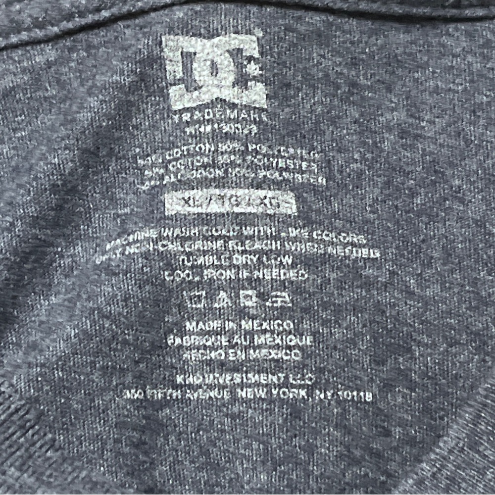 DC Logo Tee in Charcoal and Maroon - Picture 5 of 5